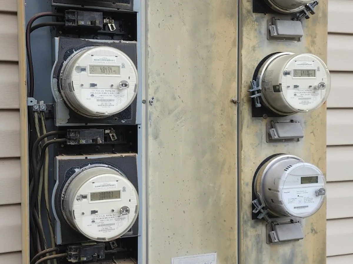 Electrical troubleshooting at an exterior meter bank